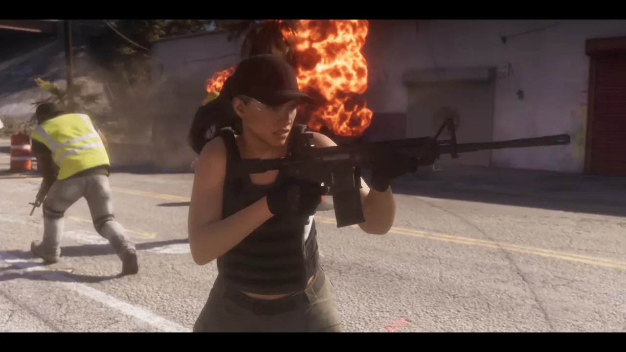 Lucia segura um fuzil em uma rua, enquanto uma explosão aparece atrás dela no trailer de GTA VI.